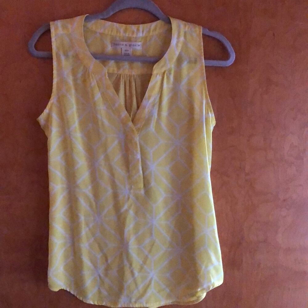 Hannah & Gracie Yellow Pattern Top - size small